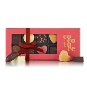 Fyldte chokolader og konfektstykker I Rd Cocoture ske