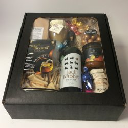 Gaveske med rdvin og kaffe