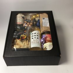 Gaveske med hvidvin og kaffe