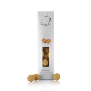 Lakridseriet Hamburg Vingummi med chokolade og der er drysset med lakridspulver 