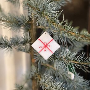 Glas Julegave med rdt bnd til ophng