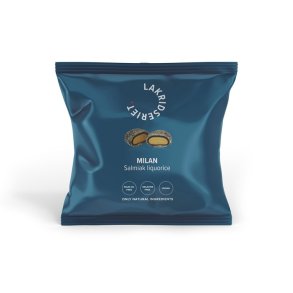 Milan, salmiak lakrids I bl� design pose