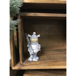  Nisse pige med ski p� skulderen