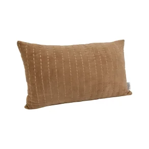 Velour pude med fyld og lynls sand farvet